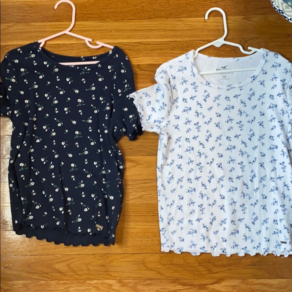 2 hollister tees!